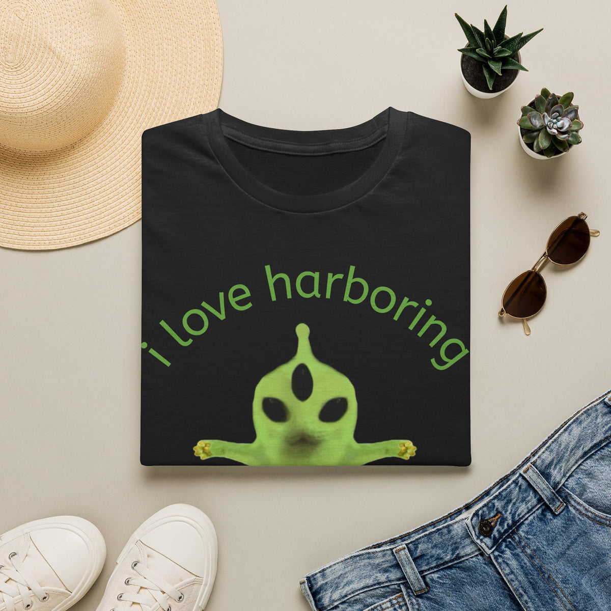 Gleebus Harboring T - Black